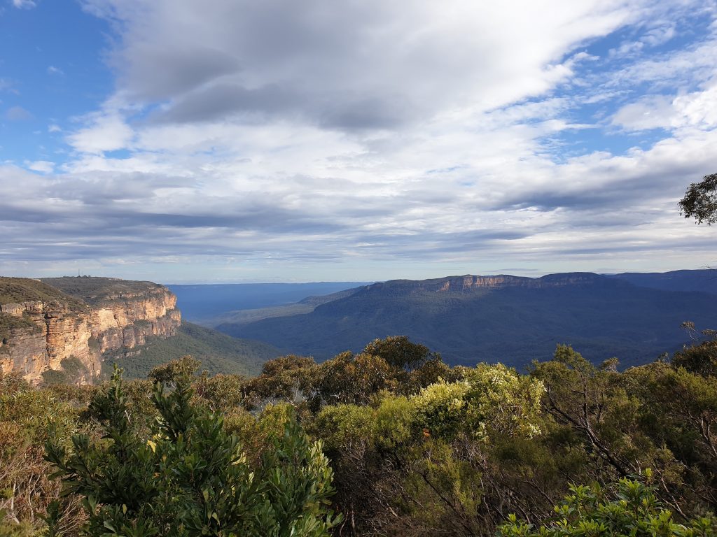 View of Jamison Valley and Mount Solitary from Jamison Lookout in Wentworth Falls